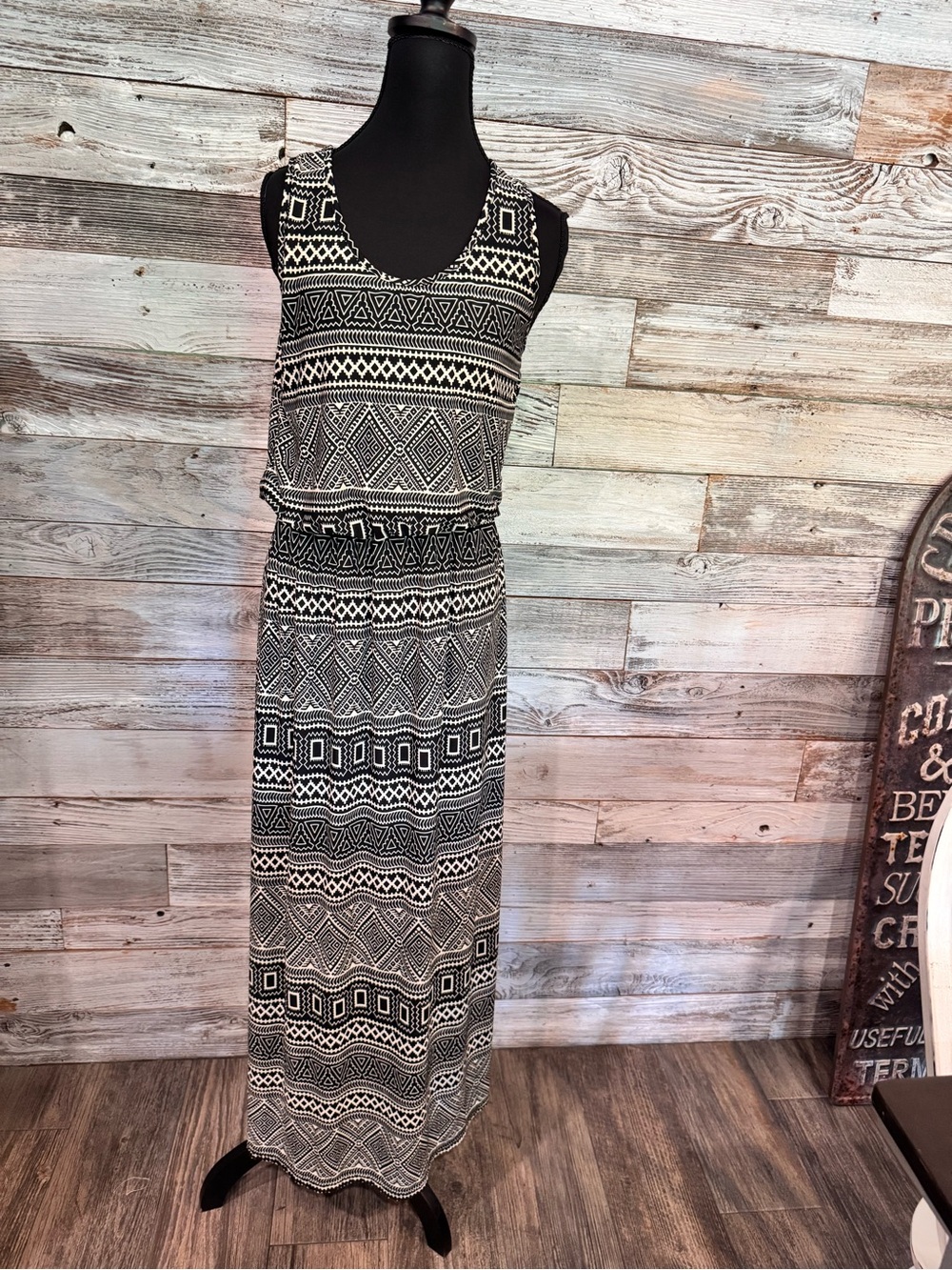 NWT Magic Black & White Geometric Maxi Dress